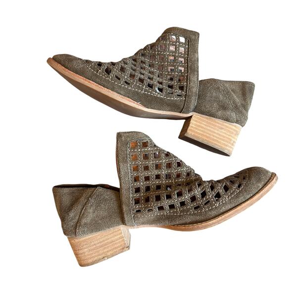 Jeffrey Campbell Taggart Olive Green Suede Lattice Cutout Ankle Boot Size 9 - Picture 9 of 9